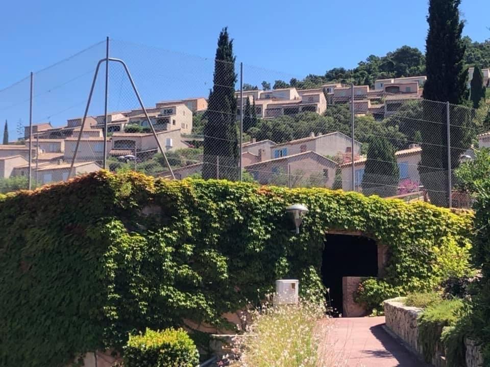 10 A 12 Pers Famille Amateurs Randonnee Boulouris Panorama Saint Raphael Tennis Piscine Partage Kültér fotó
